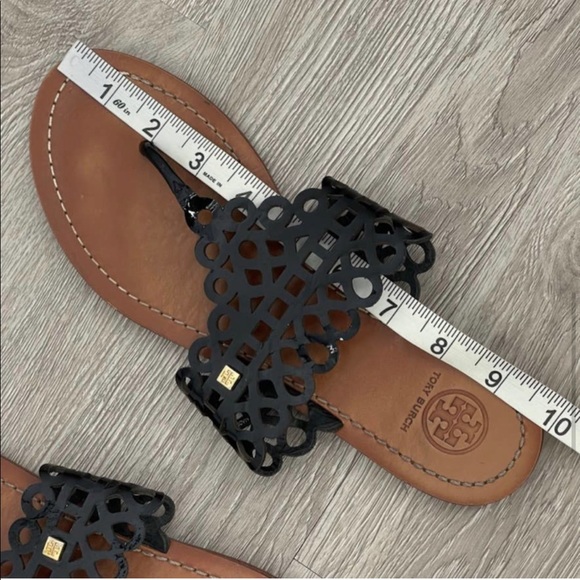 Tory Burch Davy laser cut thong sandal Black Patent Leather size 8 - Picture 9 of 9